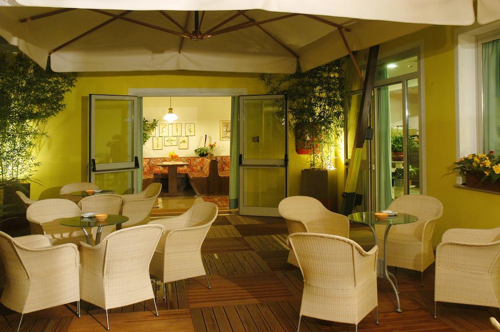 Hotel Miramare كاوْرلي المظهر الخارجي الصورة